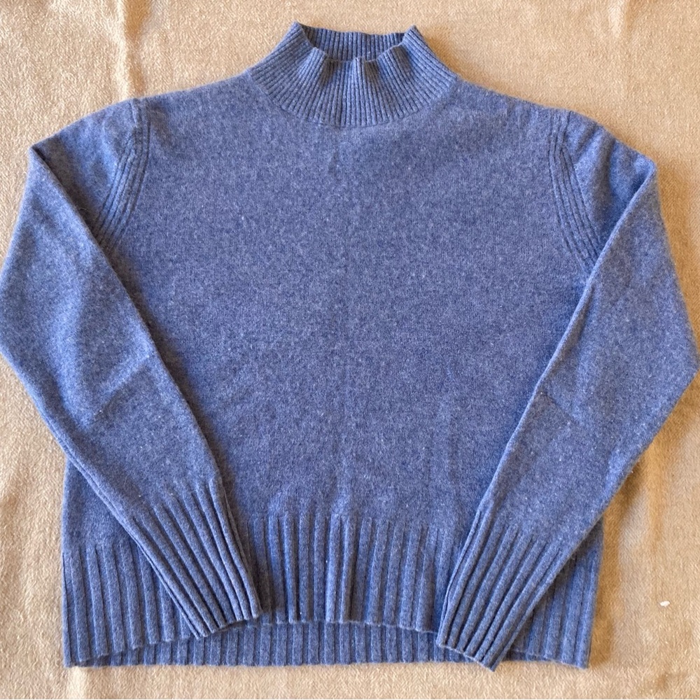 Women’s  Jcrew Cashmere Light Blue Mockneck Turtleneck, size Small